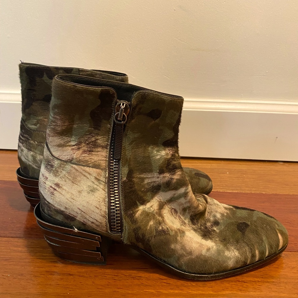 Giuseppe Zanotti green suede camouflage unisex boots